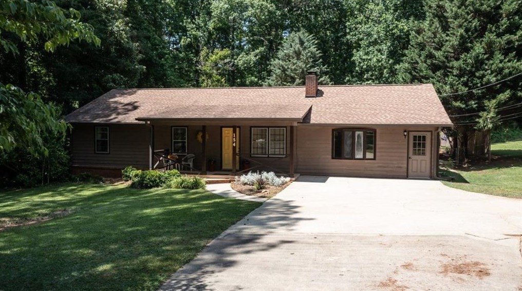 154 Swan Lake Dr, Stockbridge, GA 30281