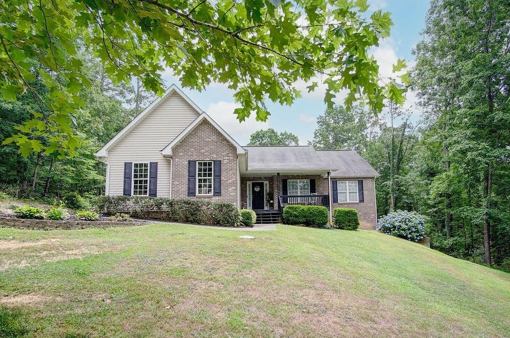 366 Lake Dr, Calhoun, GA 30701-4625