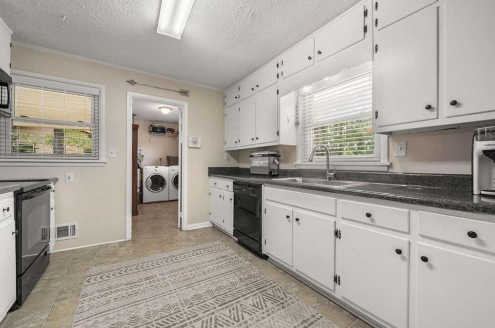 3048 Hudson Ct, Decatur GA  30033-1115 exterior