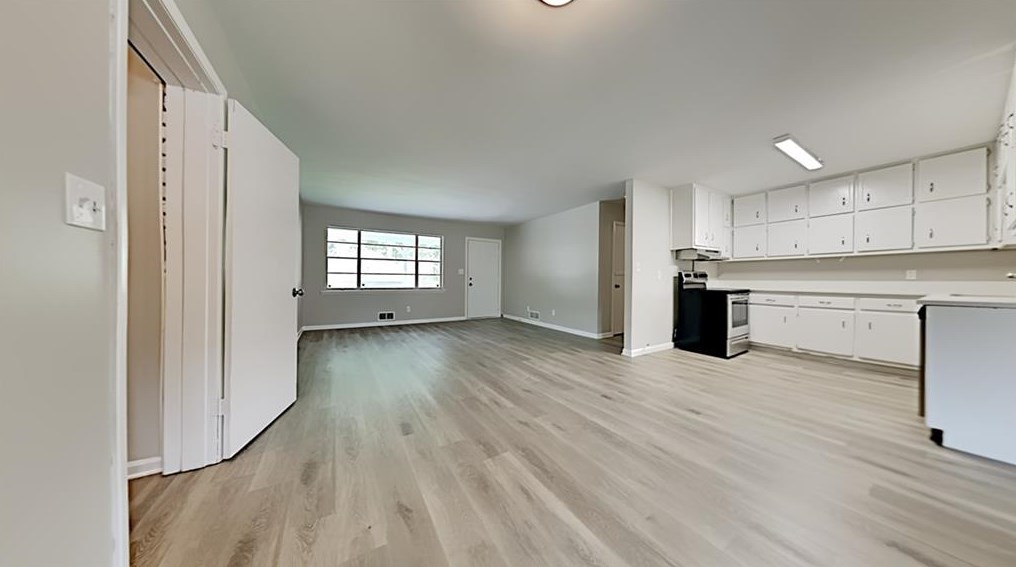 204 Lakeshore Dr, Stockbridge, GA 30281