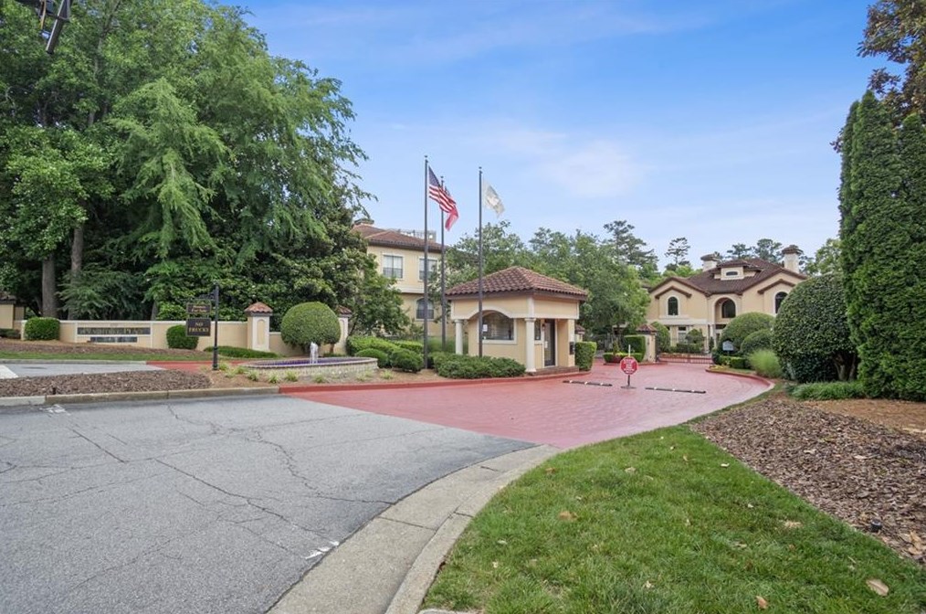 3777 Peachtree Rd, Atlanta GA  30319-5248 exterior