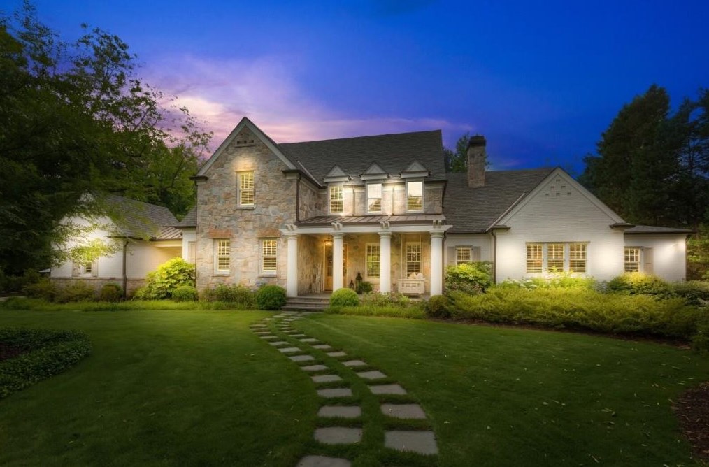 364 Cox Rd, Roswell, GA 30075-1008