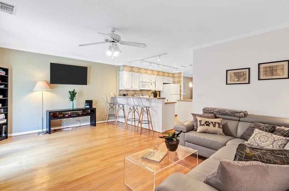 524 Commerce Dr, Decatur GA  30030-2608 exterior