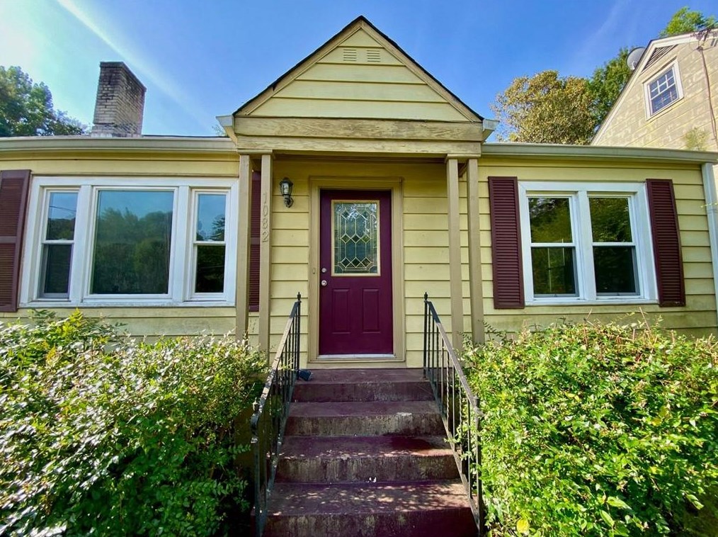 1082 Winburn Dr, Atlanta, GA 30344-2871