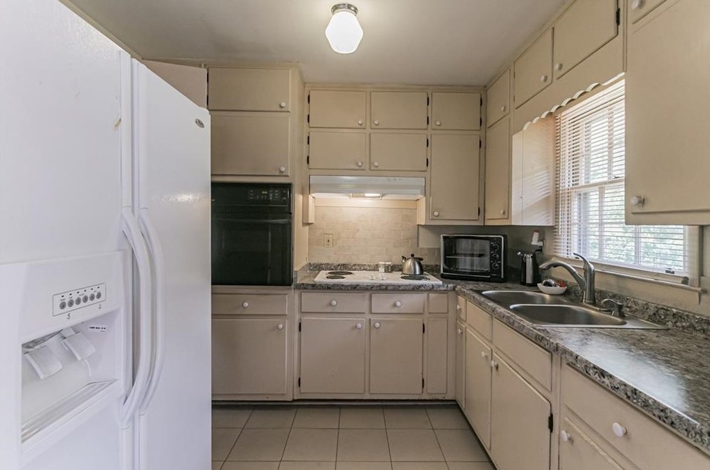 4032 Gretna Green Dr, Decatur GA  30035-1351 exterior