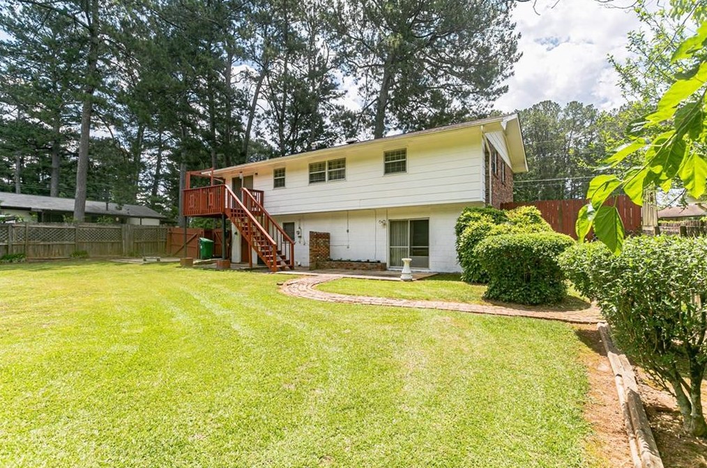 4032 Gretna Green Dr, Decatur GA  30035-1351 exterior