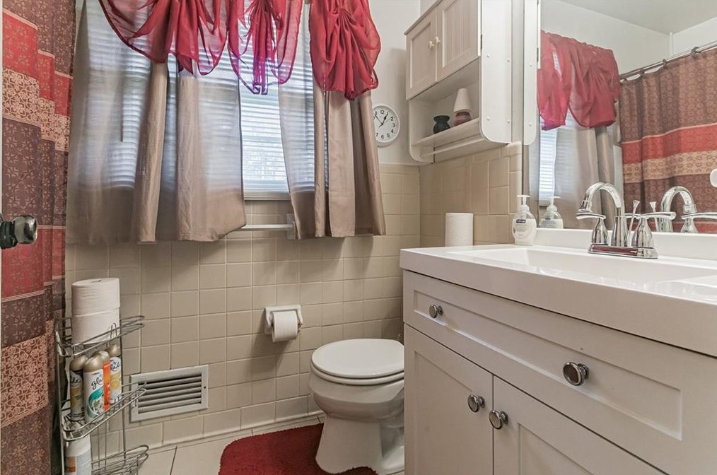 4032 Gretna Green Dr, Decatur GA  30035-1351 exterior