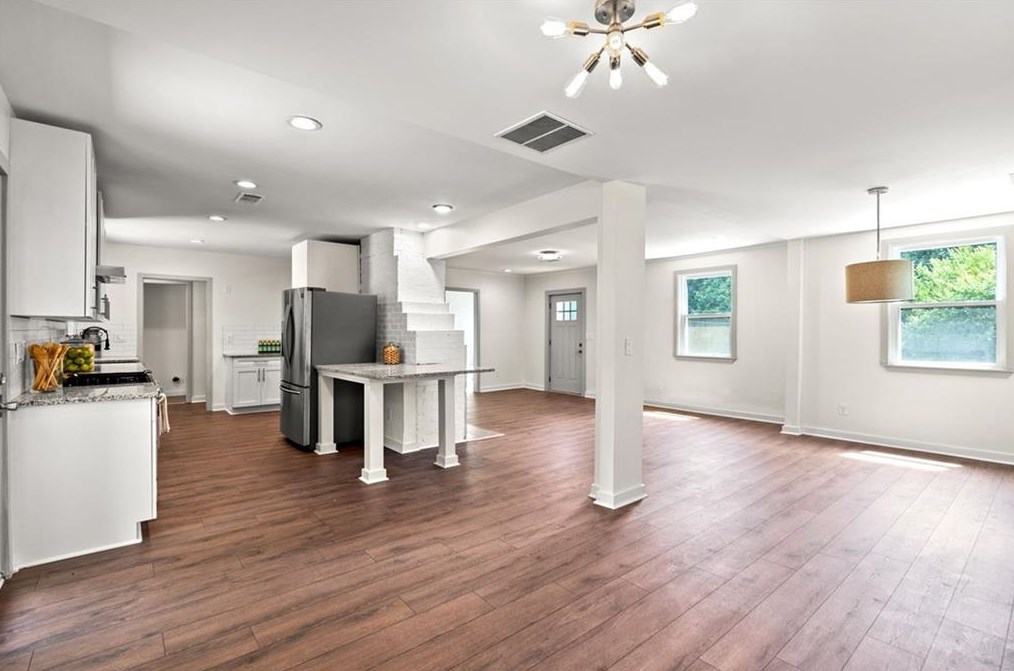 1231 Thomas Rd, Decatur GA  30030-4618 exterior