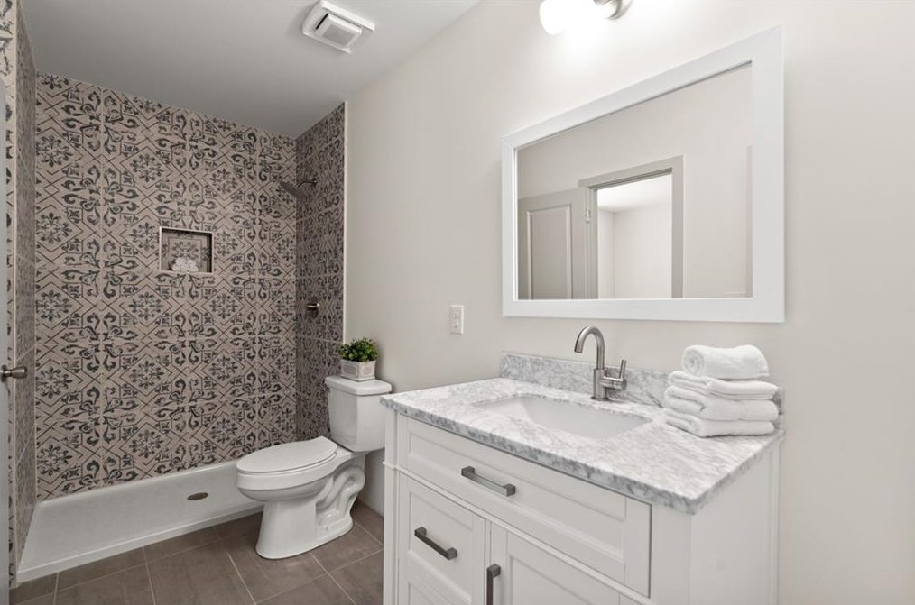 1231 Thomas Rd, Decatur GA  30030-4618 exterior