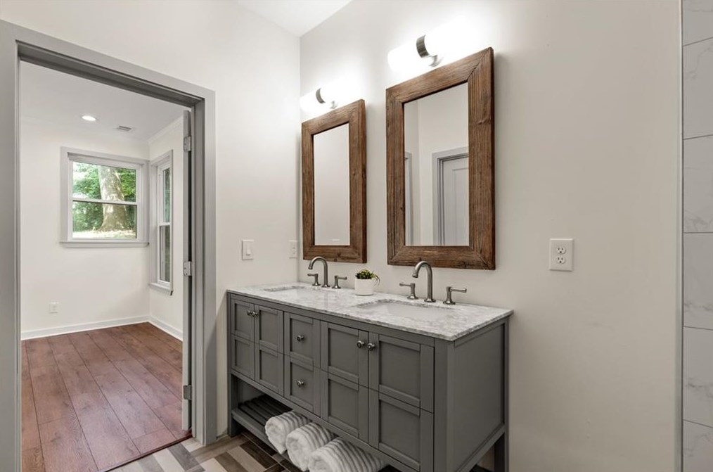 1231 Thomas Rd, Decatur GA  30030-4618 exterior