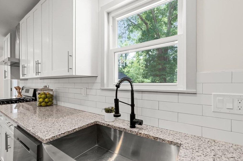 1231 Thomas Rd, Decatur GA  30030-4618 exterior