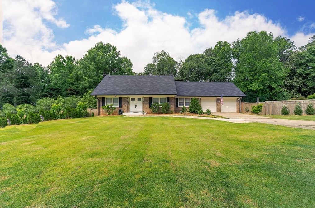 1104 Arden Dr, Marietta, GA 30008-3504