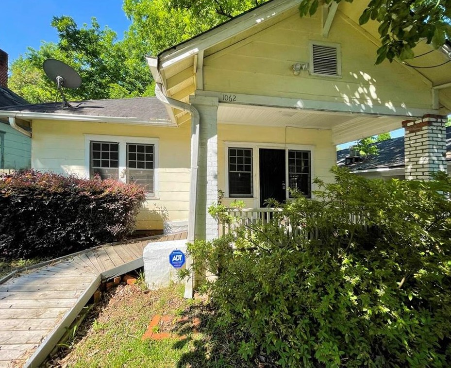 1062 White Oak Ave, Atlanta, GA 30310-3824