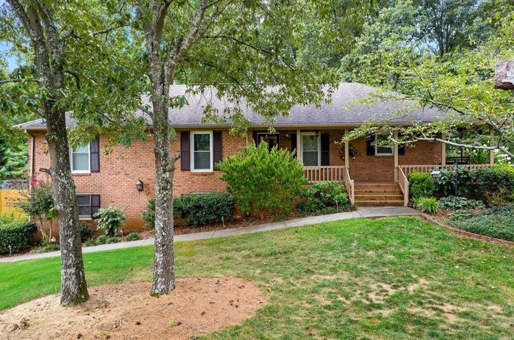 14 Woodbine Dr, Euharlee, GA 30120-7841