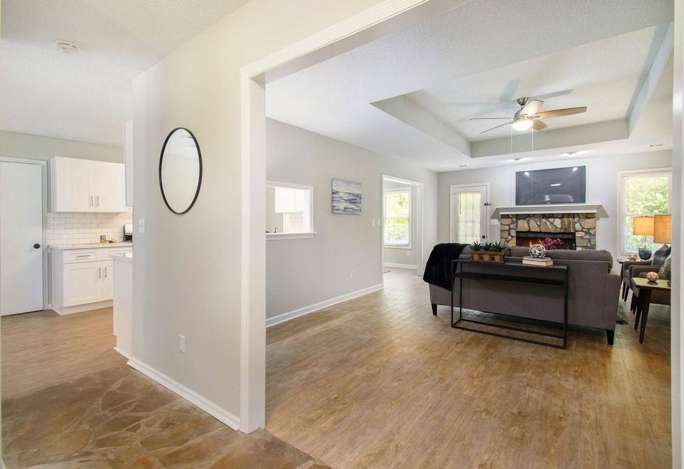 140 Crabtree Dr, Roswell, GA 30076
