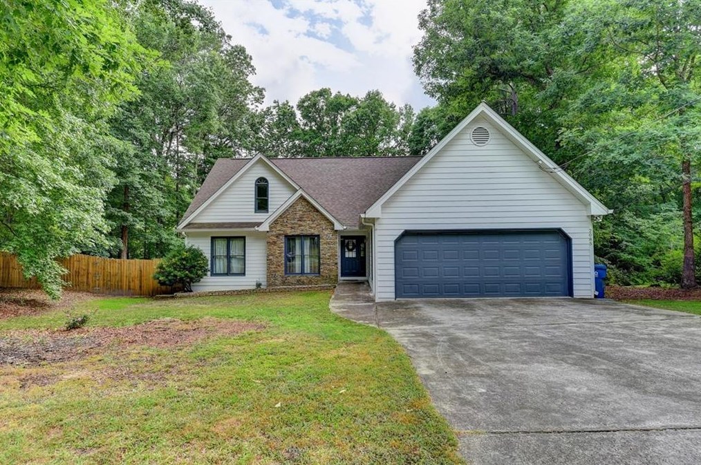 2085 Castle Royale Dr, Lawrenceville, GA 30043-2869