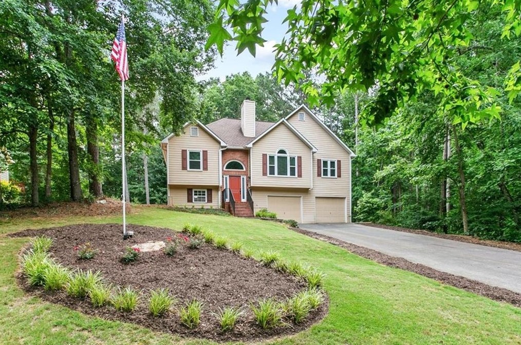 158 Eagle Pointe Dr, Dallas, GA 30132-8426
