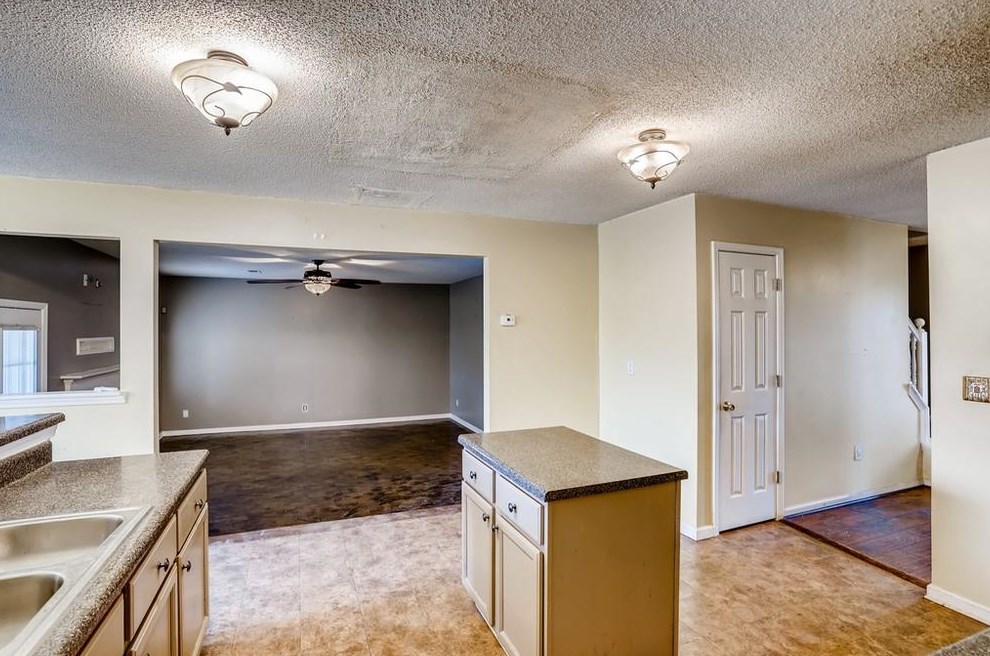 2176 Trickle Creek Ct, Decatur GA  30035-2524 exterior