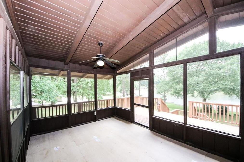 542 Lakeshore Dr, Stockbridge, GA 30281