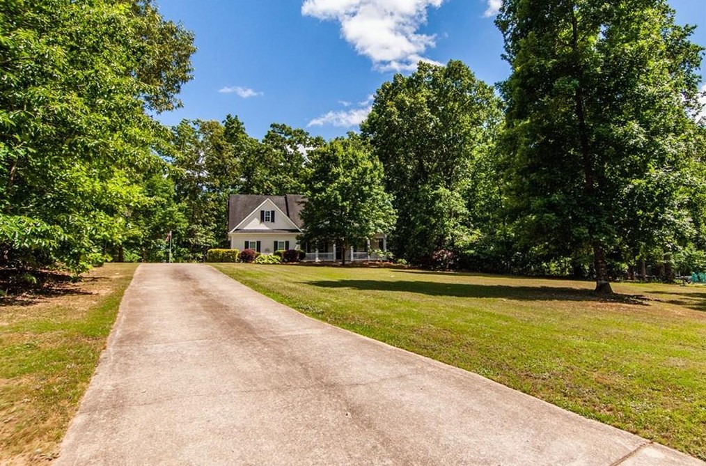 8832 Hectare Rd, Winston, GA 30187
