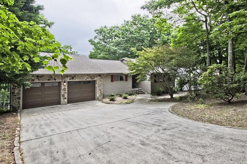 130 Starcross Ln, Big Canoe, GA 30143