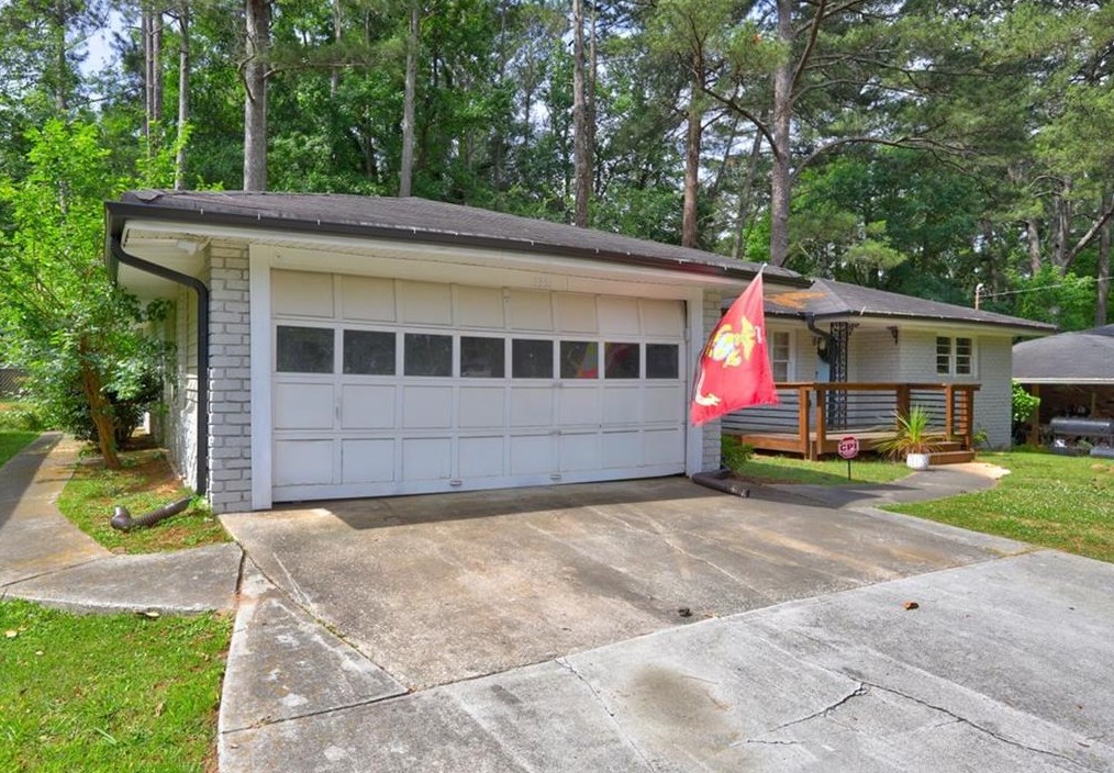 3331 Casa Linda Dr, Decatur GA  30032-7152 exterior
