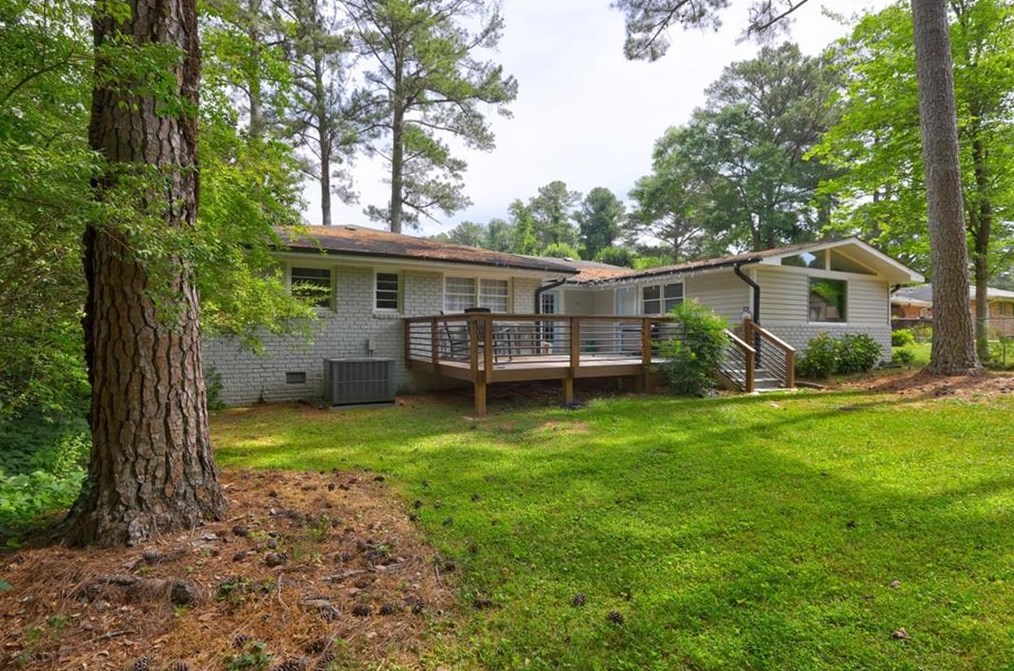 3331 Casa Linda Dr, Decatur GA  30032-7152 exterior