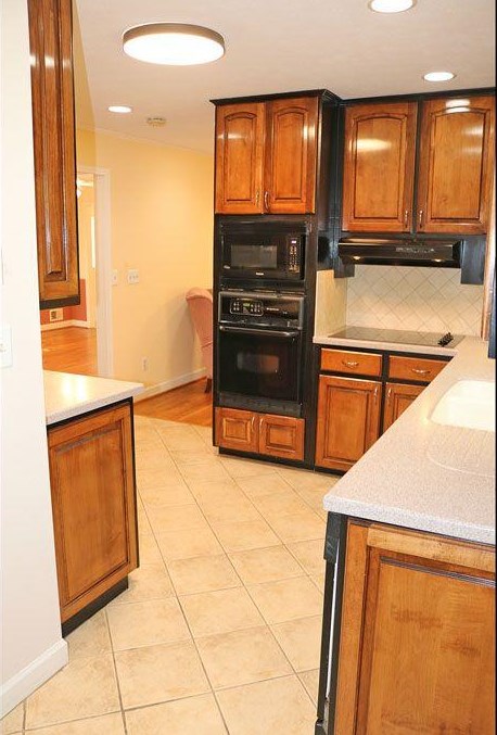 899 Weston Way Sw, Lilburn, GA 30047