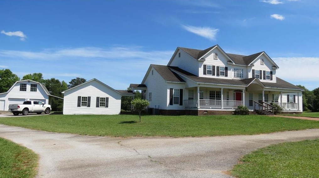 102 Quigley Ln, Meansville, GA 30256
