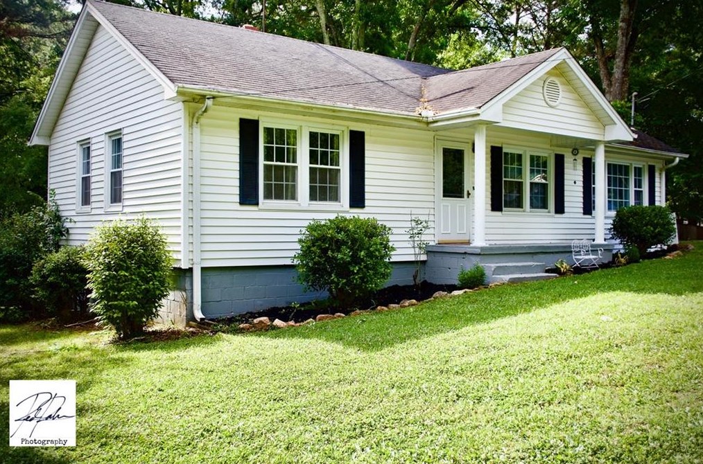 309 Hazel St, Winder, GA 30680-2311
