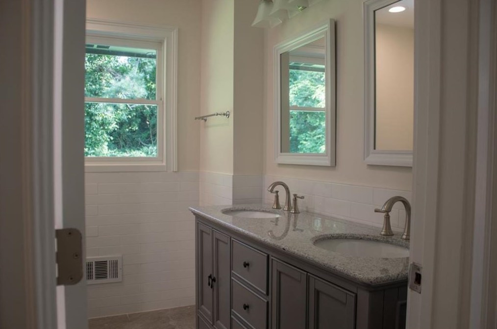 2352 Woodcastle Ln, Atlanta GA  30316-3708 exterior