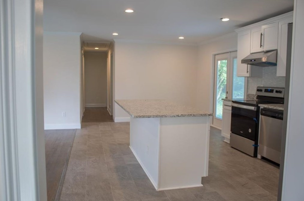 2352 Woodcastle Ln, Atlanta GA  30316-3708 exterior