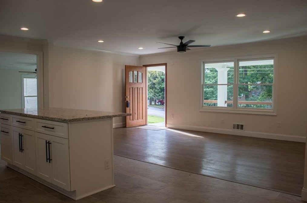 2352 Woodcastle Ln, Atlanta GA  30316-3708 exterior