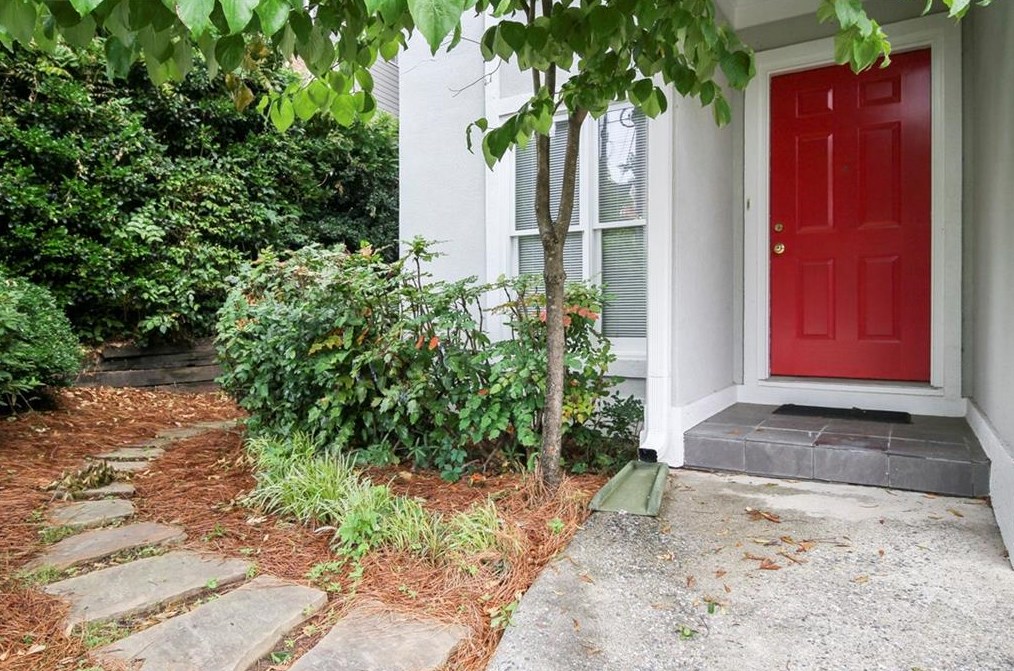 1086 Pine Grove Ave, Atlanta, GA 30319-3314
