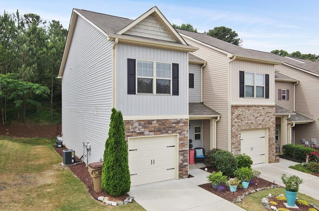 562 Oakside Pl, Acworth GA  30102-8811 exterior