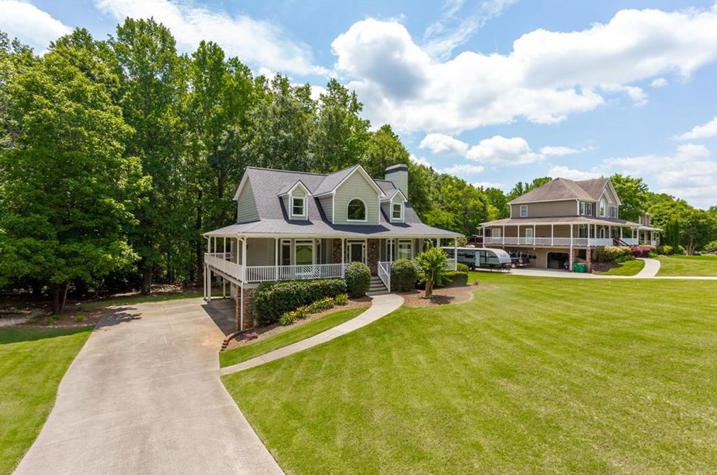 1012 Wooten Dr, Holly Springs, GA 30114