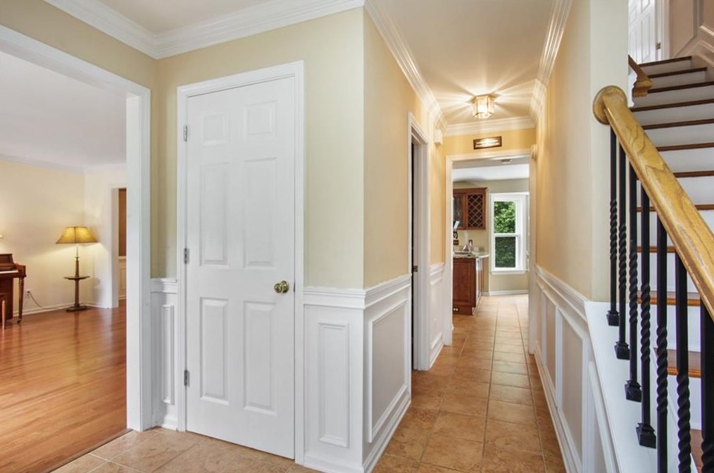 3252 Pomarine Ln, Norcross, GA 30092-4919