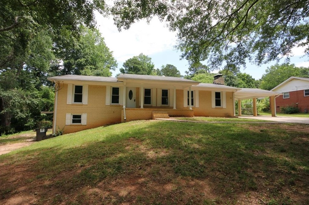 6474 Joanna St, Lithia Springs, GA 30122-1230