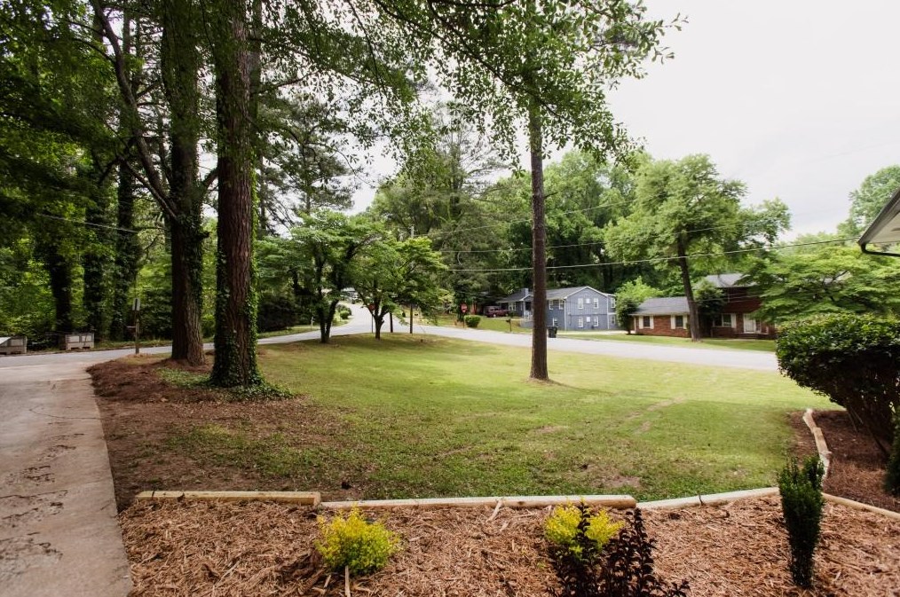 2582 Westchester Dr, Atlanta GA  30344-2056 exterior