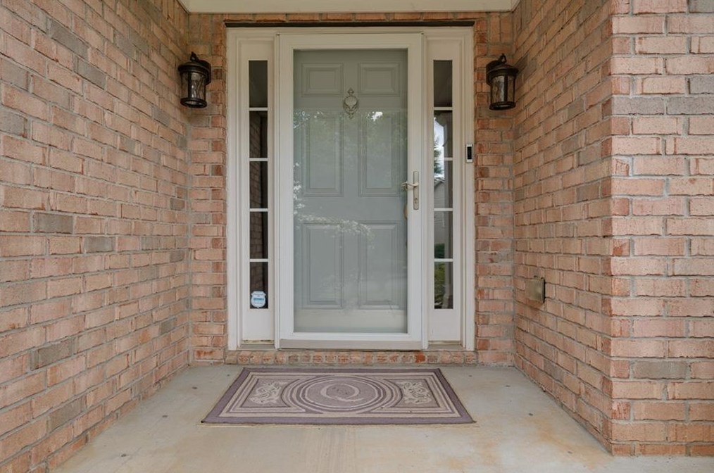 12165 Clairmonte Ave, Alpharetta, GA 30009-8314