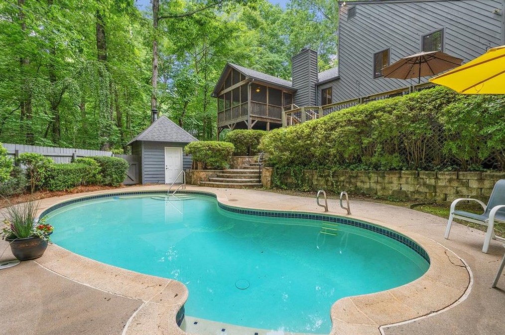 1075 Pine Grove Pointe Dr, Roswell, GA 30075-2704