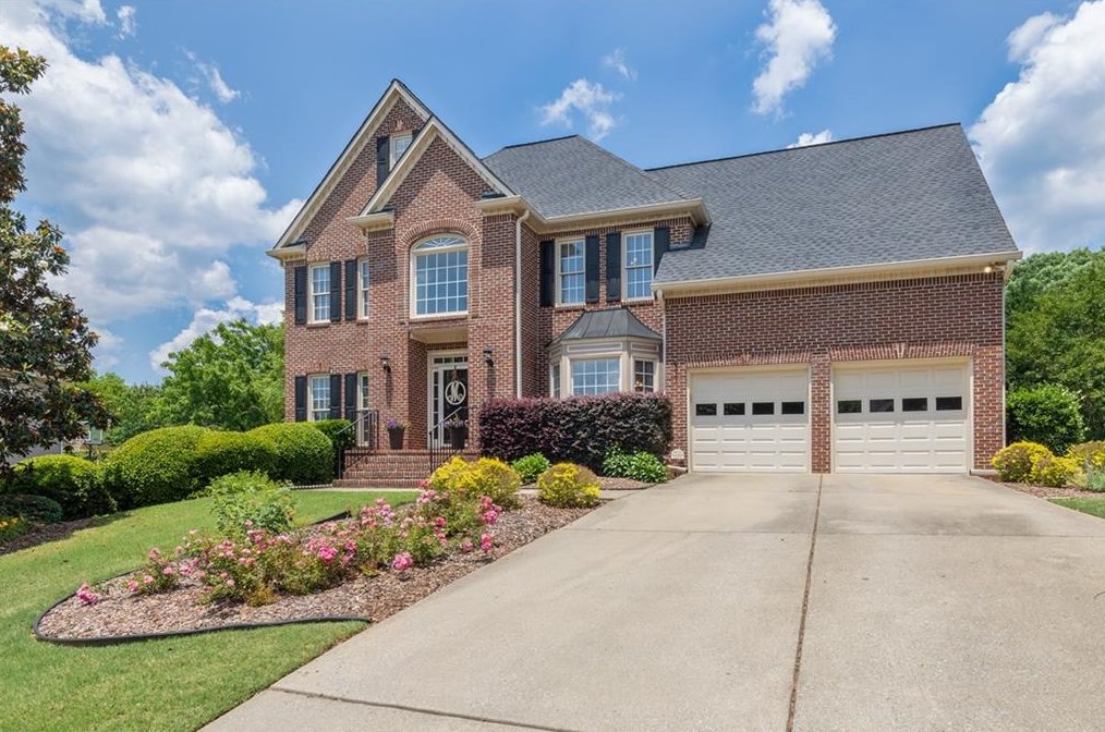 141 Brook Ln, Roswell, GA 30075-7146