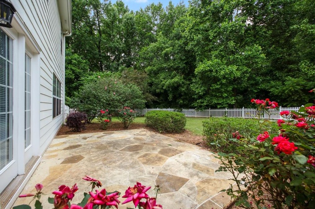 660 Beckenham Walk Dr, Dacula GA  30019-6735 exterior