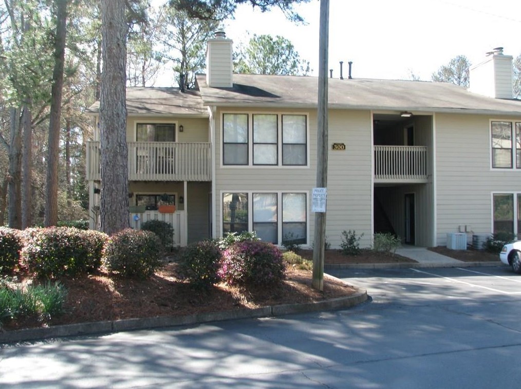 303 River Mill Cir, Roswell, GA 30075