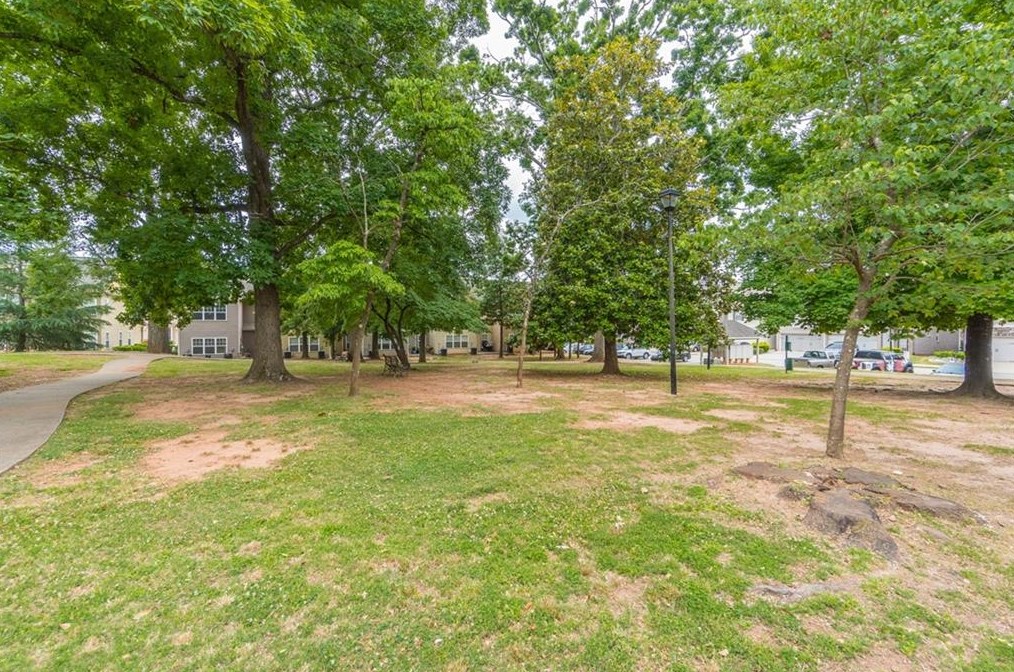 3951 Fireoak Dr, Decatur, GA 30032-3885