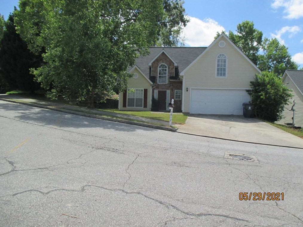 3852 Meadow Glen Way, Fairburn, GA 30213-4298
