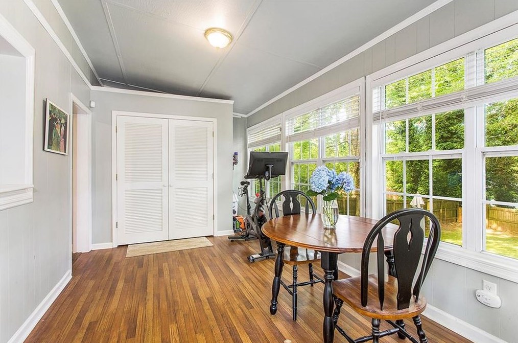 1363 Fenway Cir, Decatur GA  30030-4521 exterior