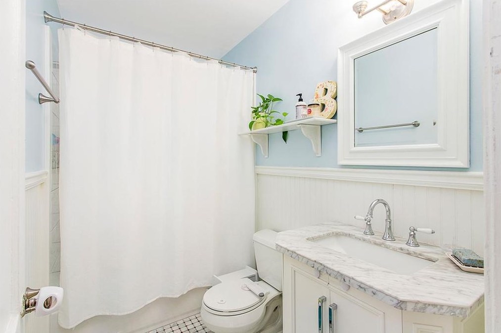 1363 Fenway Cir, Decatur GA  30030-4521 exterior