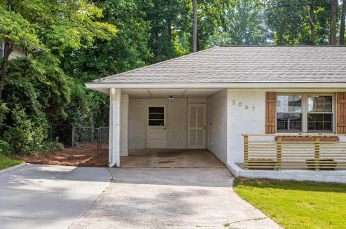 3067 Mount Olive Dr, Decatur GA  30033-3027 exterior