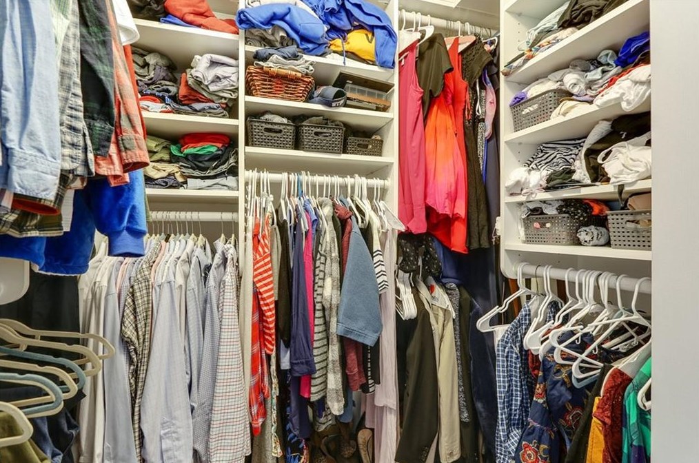 1027 Ashbury Dr, Decatur GA  30030-4167 exterior